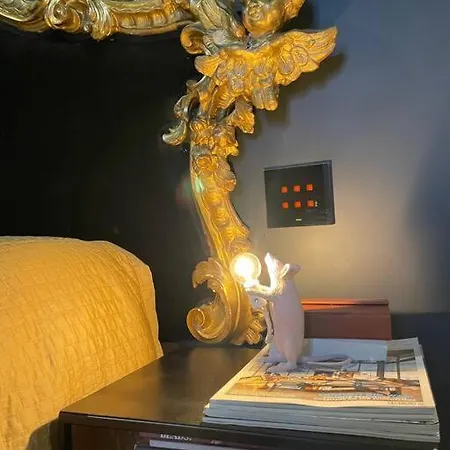 Designer Luxury Loft In The Heart Of Center Διαμέρισμα