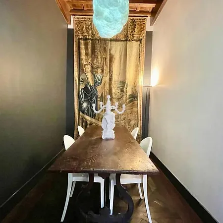 Designer Luxury Loft In The Heart Of Center